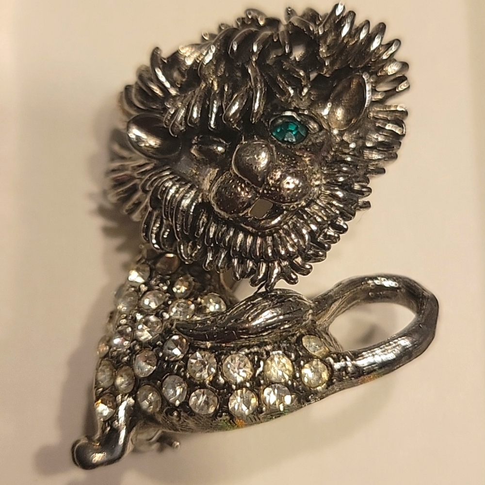 Winking Lion Brooch ~ Vintage Silver Tone w/Pave Rhinestones / Green Eye